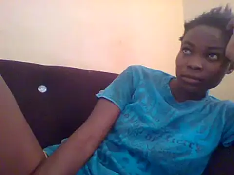 Snapshot of sexxyqueenn22 chatting on December 17, 10:01 am sexxyqueenn22 online show from December 17, 10:01 am