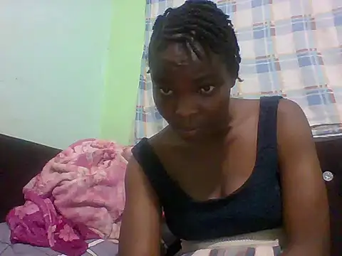 Snapshot of sexxyqueenn22 chatting on October 5, 5:44 pm sexxyqueenn22 online show from October 5, 5:44 pm