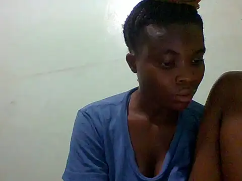 Snapshot of sexxyqueenn22 chatting on November 16, 7:47 am sexxyqueenn22 online show from November 16, 7:47 am