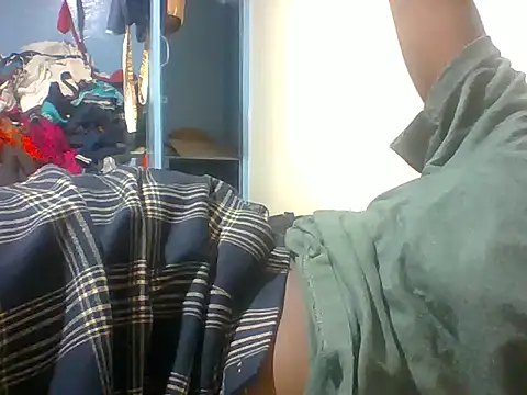 Snapshot of sexxyqueenn22 chatting on December 16, 12:37 am sexxyqueenn22 online show from December 16, 12:37 am