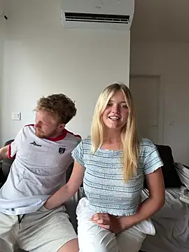 Snapshot of NickyGold_Official chatting on June 17, 7:26 pm NickyGold Official online show from June 17, 7:26 pm