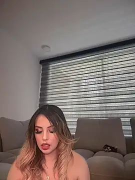 Snapshot of Alirawrz chatting on March 8, 6:58 pm Alirawrz online show from March 8, 6:58 pm