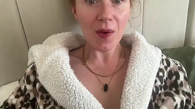 redheadrosie69 online show from September 25, 9:02 am