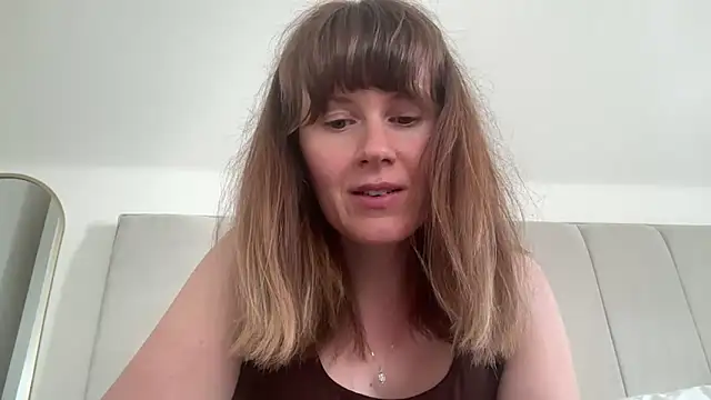 Snapshot of redheadrosie69 chatting on May 13, 9:17 am redheadrosie69 online show from May 13, 9:17 am