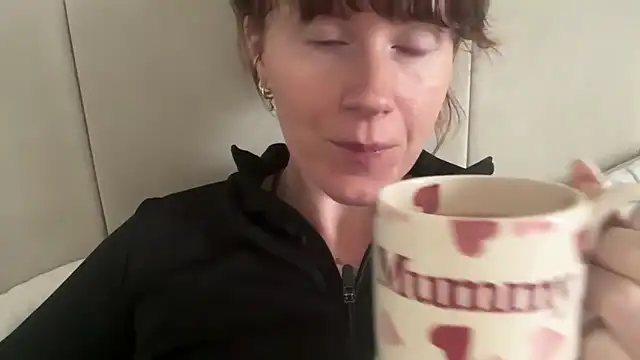 Snapshot of redheadrosie69 chatting on May 28, 7:27 am redheadrosie69 online show from May 28, 7:27 am