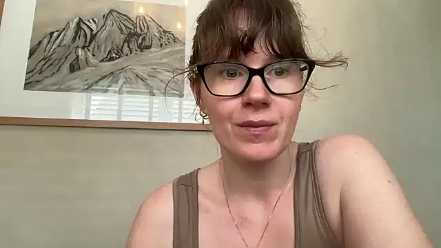 Snapshot of redheadrosie69 chatting on June 8, 9:42 am redheadrosie69 online show from June 8, 9:42 am
