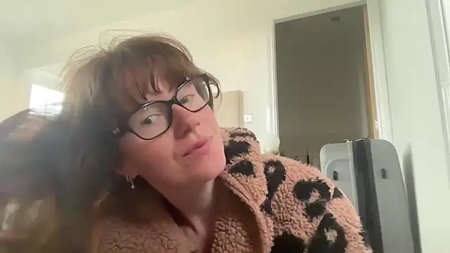 Snapshot of redheadrosie69 chatting on June 11, 4:54 am redheadrosie69 online show from June 11, 4:54 am