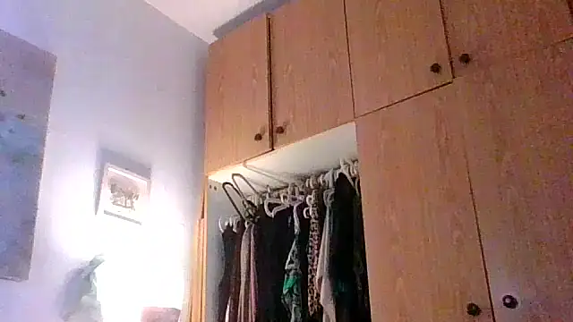 Snapshot of juicyrubies chatting on November 3, 8:26 am juicyrubies online show from November 3, 8:26 am