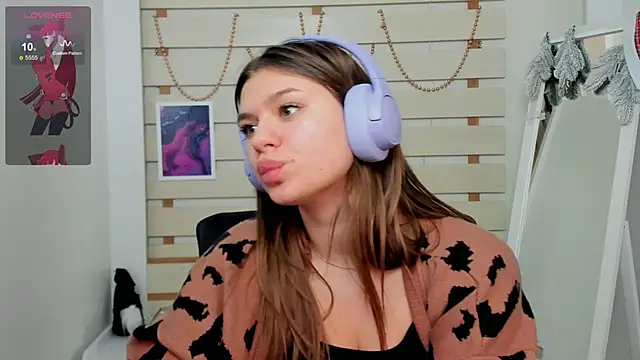 Josephine Kiss online show from January 11, 5:40 pm