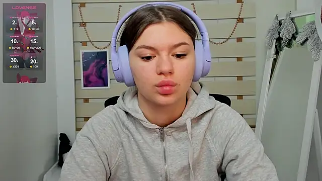 Josephine Kiss online show from January 12, 9:08 am