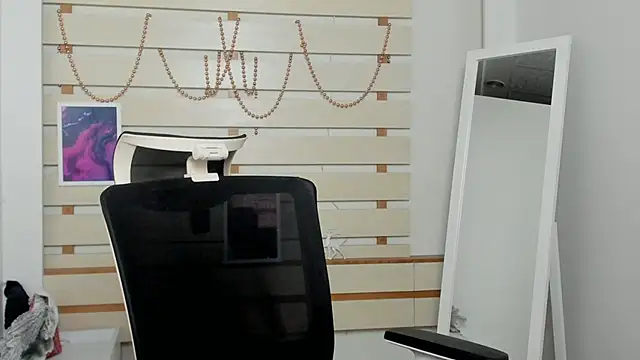 Josephine Kiss online show from February 9, 7:09 pm