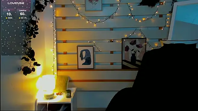 Josephine Kiss online show from February 4, 1:06 pm