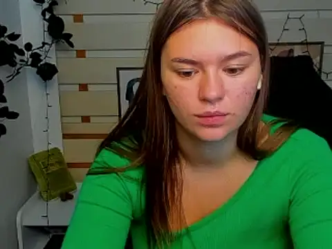 Snapshot of Josephine_Kiss chatting on July 9, 9:57 am Josephine Kiss online show from July 9, 9:57 am