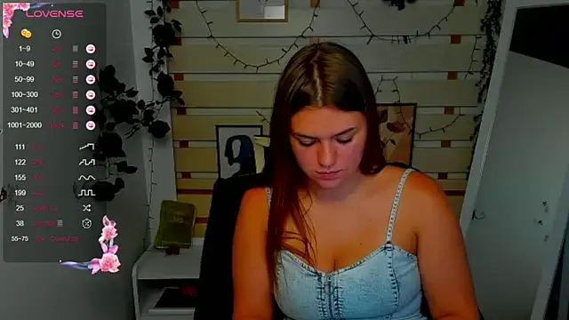 Snapshot of Josephine_Kiss chatting on July 20, 10:50 am Josephine Kiss online show from July 20, 10:50 am