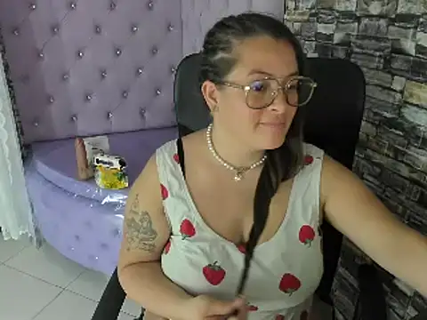 SaraThomso online show from December 14, 6:13 am