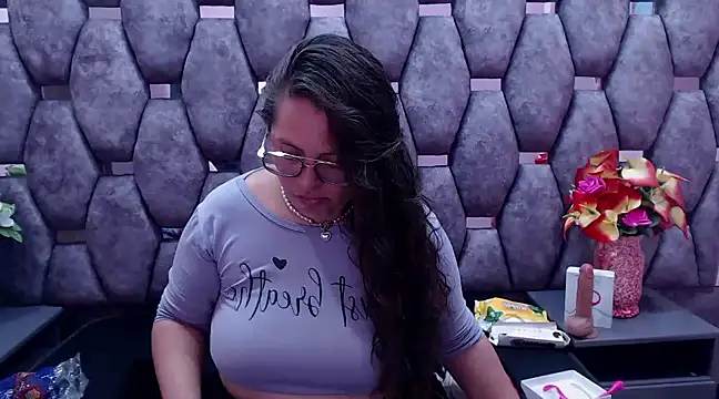 SaraThomso online show from December 15, 3:02 am