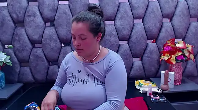 SaraThomso online show from December 15, 6:07 am