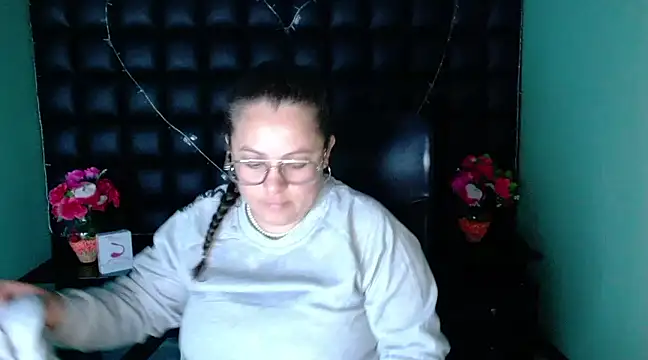 SaraThomso online show from December 31, 3:01 am