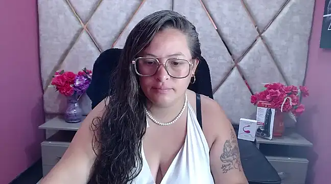 SaraThomso online show from March 13, 2:49 am