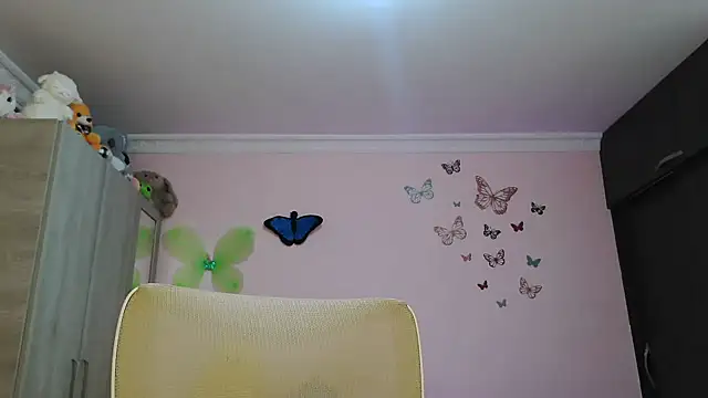 Snapshot of caroline_jonson chatting on October 30, 9:37 pm caroline jonson online show from October 30, 9:37 pm