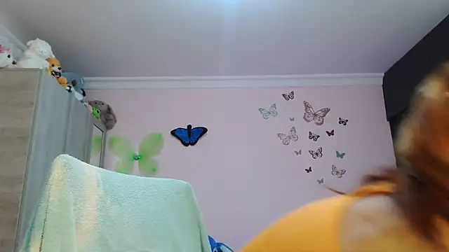 Snapshot of caroline_jonson chatting on November 14, 8:29 pm caroline jonson online show from November 14, 8:29 pm