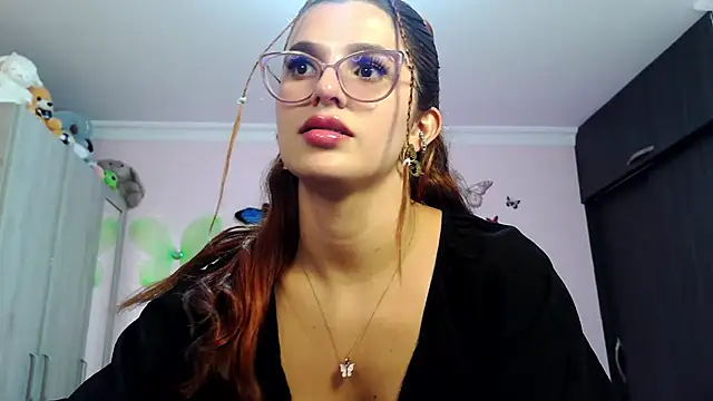 Snapshot of caroline_jonson chatting on November 17, 9:53 pm caroline jonson online show from November 17, 9:53 pm