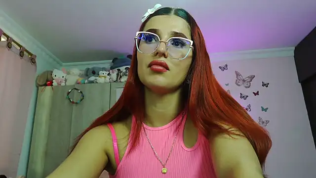 Snapshot of caroline_jonson chatting on June 17, 8:32 pm caroline jonson online show from June 17, 8:32 pm