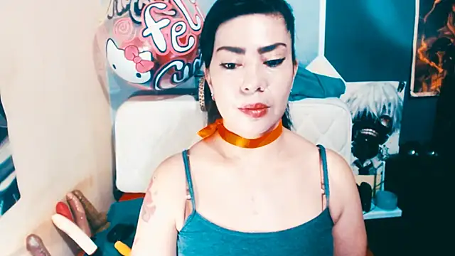 luisahott online show from March 12, 4:35 pm