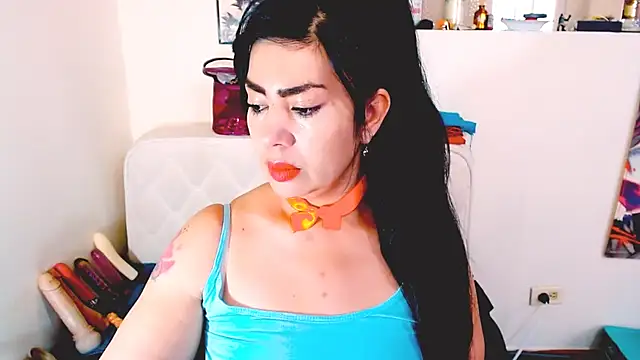 Snapshot of luisahott chatting on June 26, 5:28 pm luisahott online show from June 26, 5:28 pm