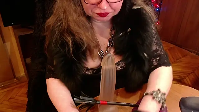 Snapshot of Miss_Tress chatting on December 18, 12:43 am Miss Tress online show from December 18, 12:43 am