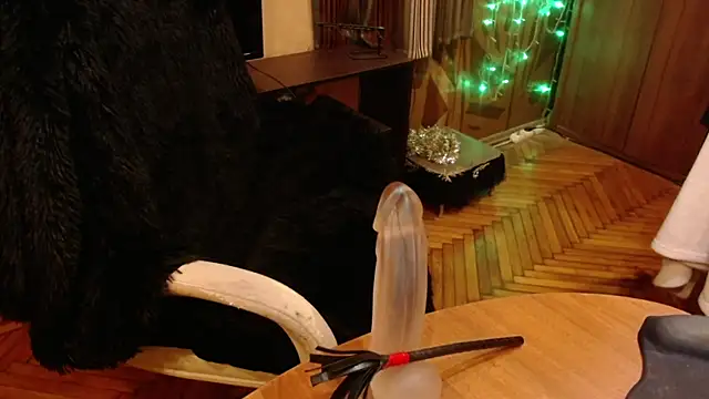 Snapshot of Miss_Tress chatting on February 13, 2:45 am Miss Tress online show from February 13, 2:45 am