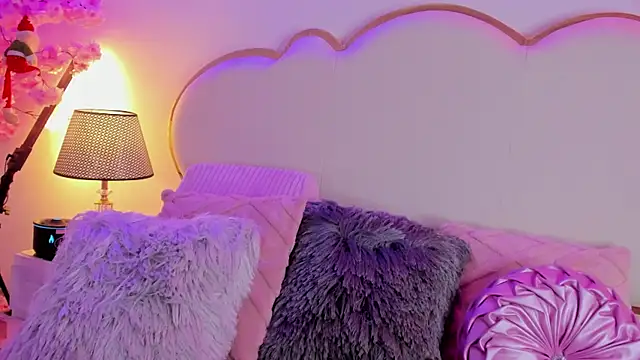 SenniaBella online show from December 22, 2:03 pm