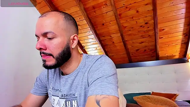 Tom Bailey online show from November 6, 1:01 pm