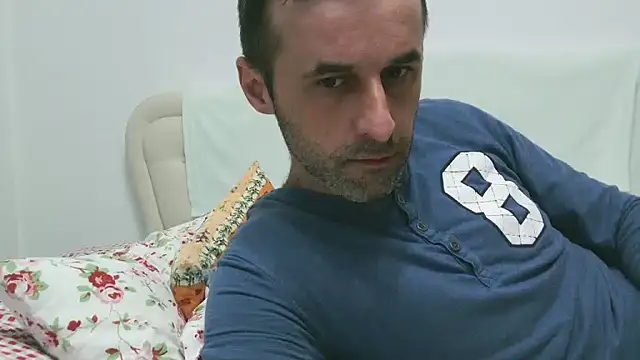 Snapshot of stevenpit chatting on January 25, 6:55 am stevenpit online show from January 25, 6:55 am