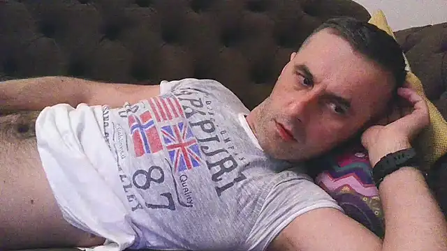 Snapshot of stevenpit chatting on March 1, 6:21 pm stevenpit online show from March 1, 6:21 pm