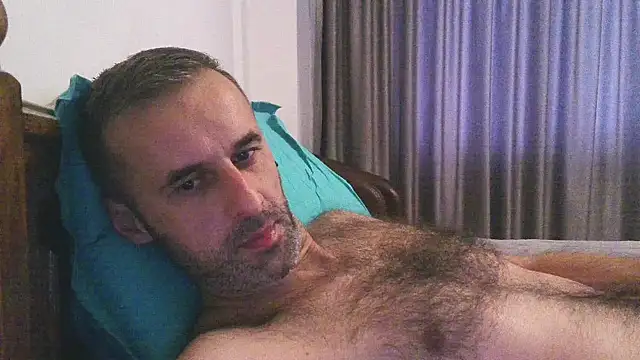 Snapshot of stevenpit chatting on November 28, 6:49 am stevenpit online show from November 28, 6:49 am