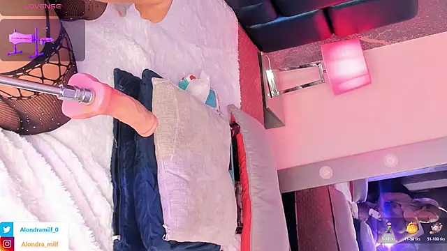 Snapshot of ALONDRAMILF chatting on November 3, 1:19 am ALONDRAMILF online show from November 3, 1:19 am