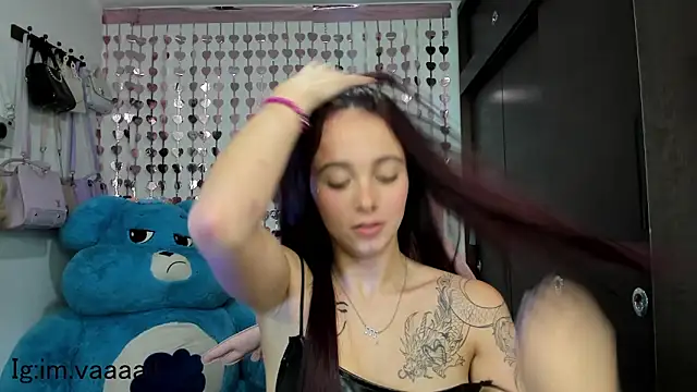 lucyy tay online show from December 31, 1:36 am