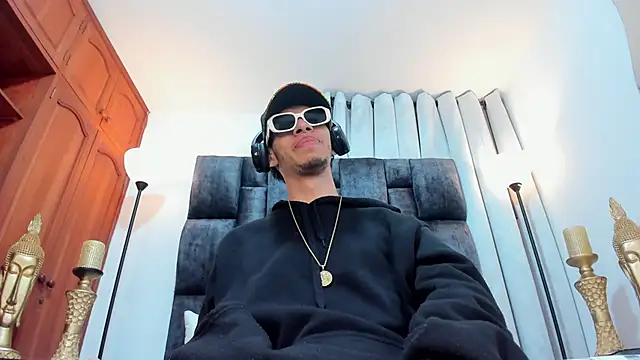 Snapshot of TomyMosterCock chatting on January 14, 12:00 am TomyMosterCock online show from January 14, 12:00 am