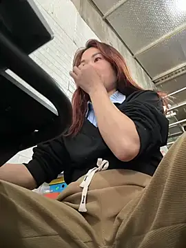 Snapshot of Emily_9xx chatting on December 23, 7:28 am Emily 9xx online show from December 23, 7:28 am