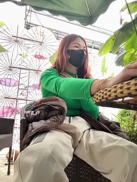 Snapshot of Emily_9xx chatting on March 7, 7:08 am Emily 9xx online show from March 7, 7:08 am