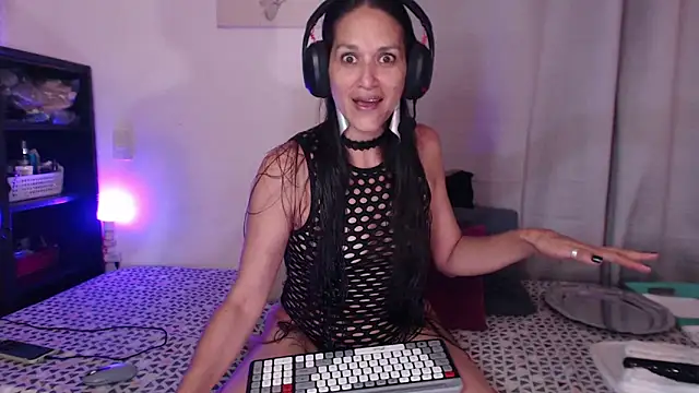 Snapshot of diosa78afrodita chatting on November 6, 1:50 am diosa78afrodita online show from November 6, 1:50 am