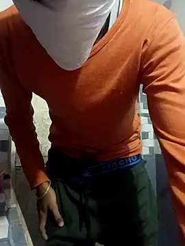 Snapshot of hotvarunrita chatting on November 28, 3:31 am hotvarunrita online show from November 28, 3:31 am