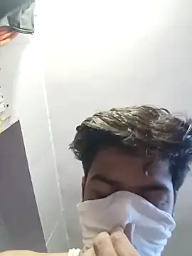 Snapshot of hotvarunrita chatting on December 19, 3:13 am hotvarunrita online show from December 19, 3:13 am