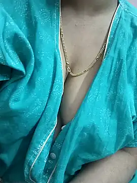 Snapshot of cuteyqueen chatting on December 20, 1:11 pm cuteyqueen online show from December 20, 1:11 pm