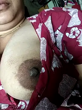 Snapshot of cuteyqueen chatting on January 5, 3:11 am cuteyqueen online show from January 5, 3:11 am