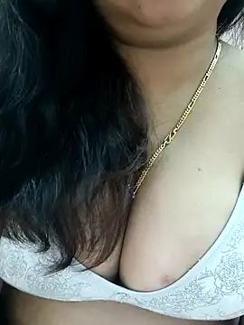 Snapshot of cuteyqueen chatting on January 7, 6:48 am cuteyqueen online show from January 7, 6:48 am