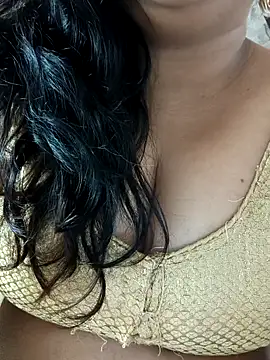 Snapshot of cuteyqueen chatting on February 5, 5:41 am cuteyqueen online show from February 5, 5:41 am