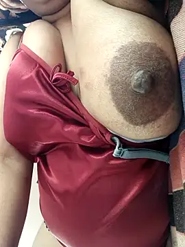 Snapshot of cuteyqueen chatting on February 17, 10:07 am cuteyqueen online show from February 17, 10:07 am