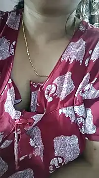 Snapshot of cuteyqueen chatting on March 2, 1:26 am cuteyqueen online show from March 2, 1:26 am